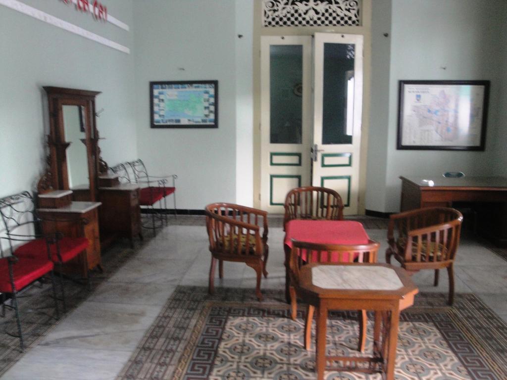 Hotel Trio Surakarta  Luaran gambar