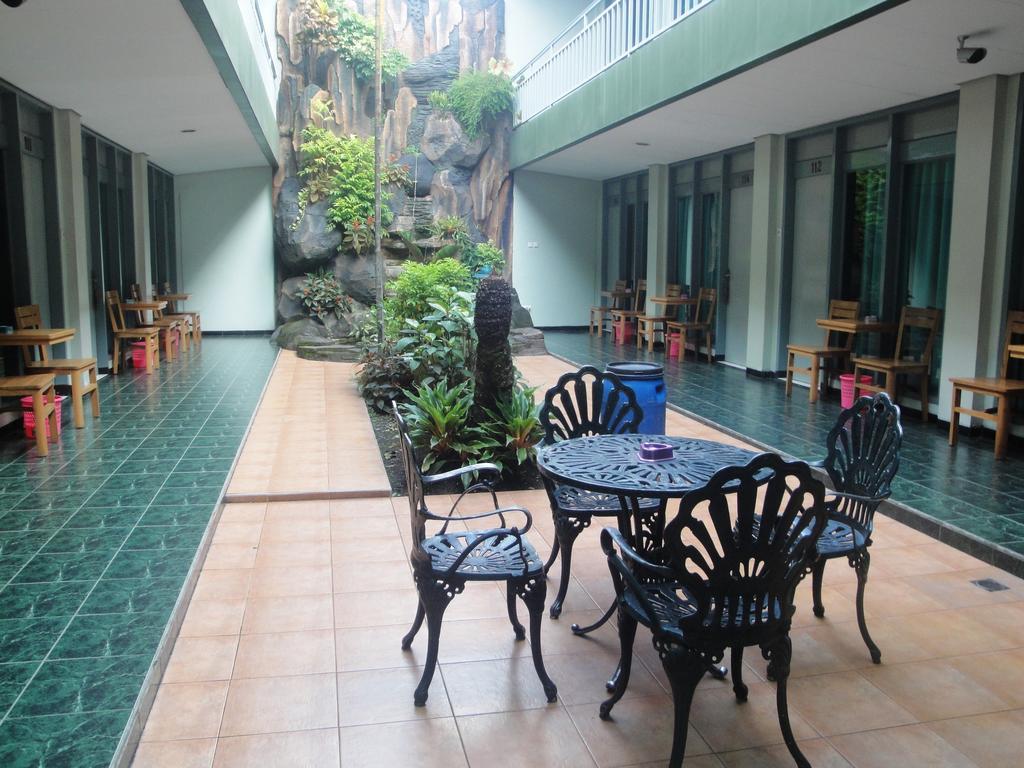 Hotel Trio Surakarta  Luaran gambar